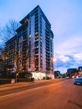 2 bedroom Flat to let in Centenary Plaza, 18 Holliday Street, Birmingham, B1