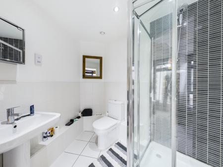 2 bedroom Flat to let in Warstone Lane, Jewellery Quarter, Birmingham, B18