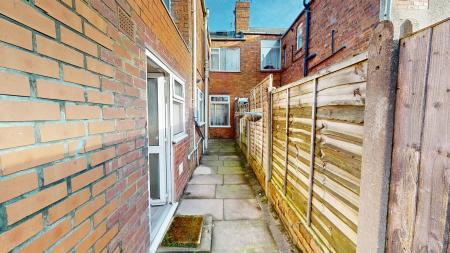 3 bedroom Flat to let in Rawlings Road, Birmingham, B67