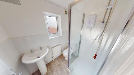 3 bedroom Flat to let in Rawlings Road, Birmingham, B67