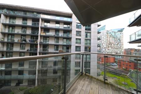 2 bedroom Flat to let in Centenary Plaza, 18 Holliday Street, Birmingham B1 1TH