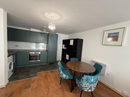 2 bedroom Flat to let in Centenary Plaza, 18 Holliday Street, Birmingham B1 1TH