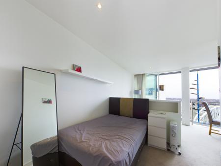 1 bedroom Studio flat to let in Rotunda, 150 New Street, Birmingham, B2