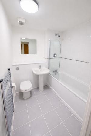 2 bedroom Flat to let in Centenary Plaza, 18 Holliday Street, Birmingham B1 1TH