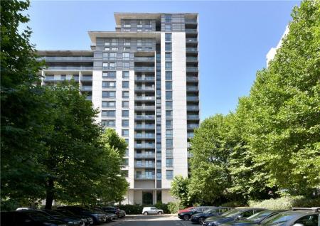 2 bedroom Flat to let in Centenary Plaza, 18 Holliday Street, Birmingham B1 1TH