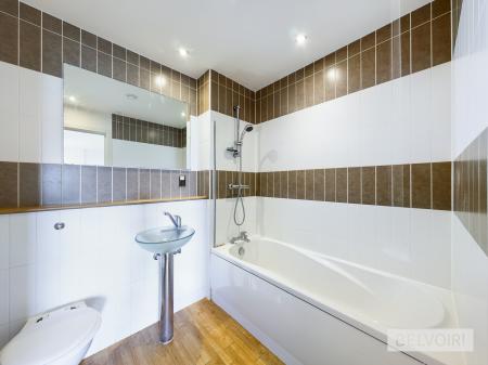 2 bedroom Flat to let in Postbox, Upper Marshall Street, Birmingham, B1