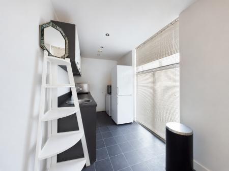 1 bedroom Flat to let in Water Street, Birmingham, B3