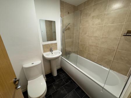 2 bedroom Flat to let in 40 Great Charles Street, Queensway, Birmingham, B3