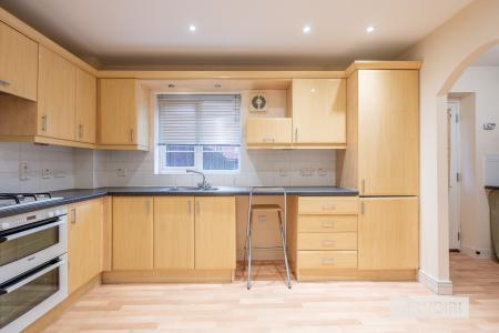 4 bedroom Town house to let in Anchor Crescent, Hockley, Birmingham, B18