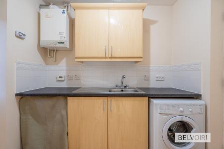 4 bedroom Town house to let in Anchor Crescent, Hockley, Birmingham, B18