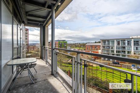 2 bedroom Flat to let in Masons Way, Birmingham, B15
