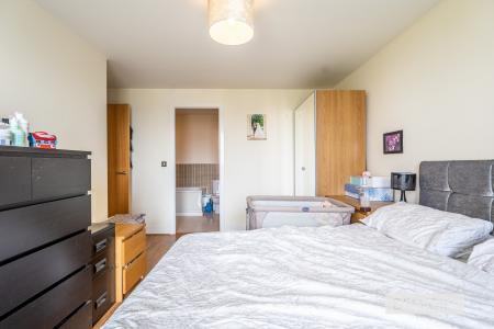 2 bedroom Flat to let in Masons Way, Birmingham, B15