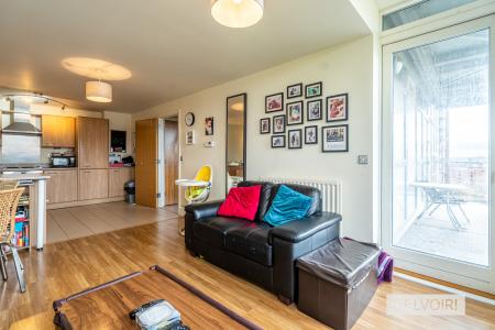 2 bedroom Flat to let in Masons Way, Birmingham, B15