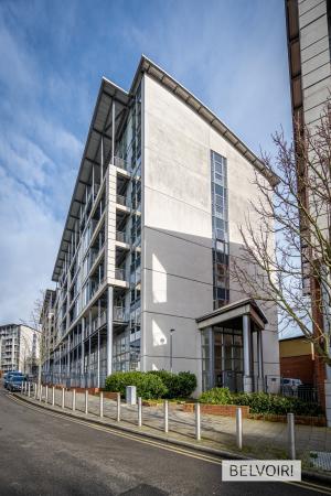 2 bedroom Flat to let in Masons Way, Birmingham, B15