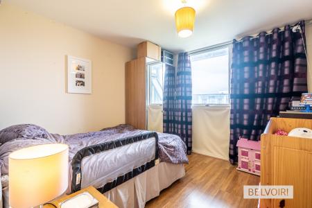 2 bedroom Flat to let in Masons Way, Birmingham, B15
