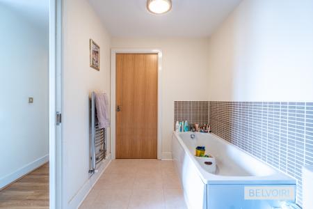 2 bedroom Flat to let in Masons Way, Birmingham, B15