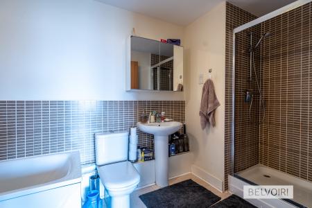 2 bedroom Flat to let in Masons Way, Birmingham, B15