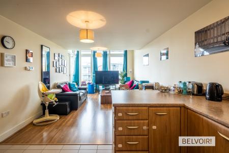 2 bedroom Flat to let in Masons Way, Birmingham, B15