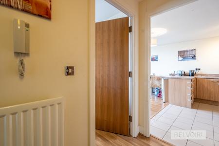 2 bedroom Flat to let in Masons Way, Birmingham, B15