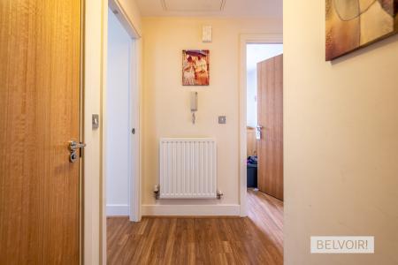 2 bedroom Flat to let in Masons Way, Birmingham, B15