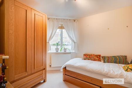 2 bedroom Flat to let in Carpathian Court, Chamberlain Court, Jewellery Quarter, Birmingham, B18