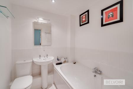 2 bedroom Flat to let in Carpathian Court, Chamberlain Court, Jewellery Quarter, Birmingham, B18