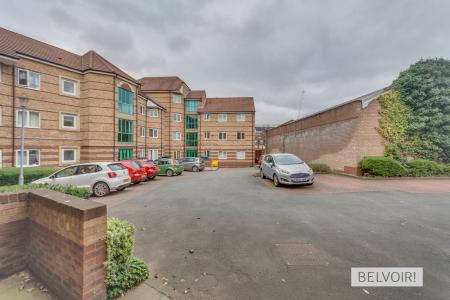 2 bedroom Flat to let in Carpathian Court, Chamberlain Court, Jewellery Quarter, Birmingham, B18