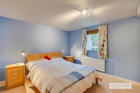 2 bedroom Flat to let in Carpathian Court, Chamberlain Court, Jewellery Quarter, Birmingham, B18