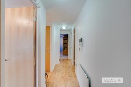 2 bedroom Flat to let in Carpathian Court, Chamberlain Court, Jewellery Quarter, Birmingham, B18