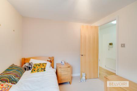 2 bedroom Flat to let in Carpathian Court, Chamberlain Court, Jewellery Quarter, Birmingham, B18