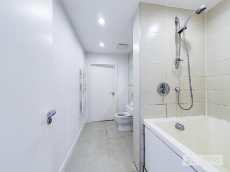 1 bedroom Flat to let in The Hub, Clive Passage, Birmingham, B4