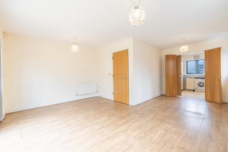 4 bedroom Town house to let in Cregoe Street, Park Central, Birmingham, B15