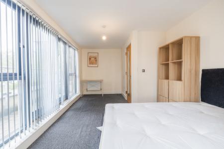 4 bedroom Town house to let in Cregoe Street, Park Central, Birmingham, B15