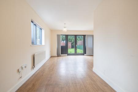 4 bedroom Town house to let in Cregoe Street, Park Central, Birmingham, B15