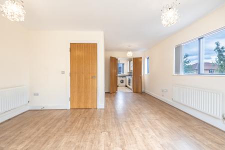 4 bedroom Town house to let in Cregoe Street, Park Central, Birmingham, B15