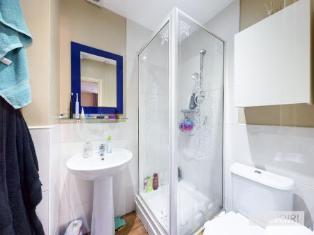 2 bedroom Flat to let in Warstone Parade East, Jewellery Quarter, Birmingham, B18