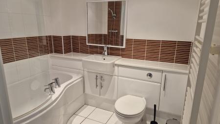 2 bedroom Flat to let in Powell Street, Jewellery Quarter, Birmingham, B1