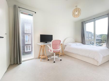 4 bedroom End of terrace house for sale in South Loop Square, Birmingham, B16