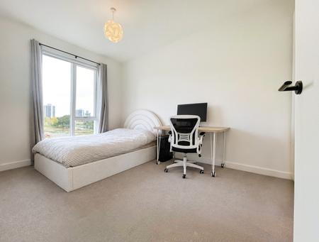4 bedroom End of terrace house for sale in South Loop Square, Birmingham, B16