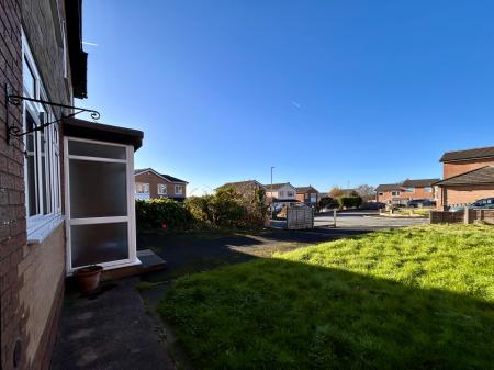 4 bedroom Detached house for sale in Alford Close, Breightmet, Bolton, BL2