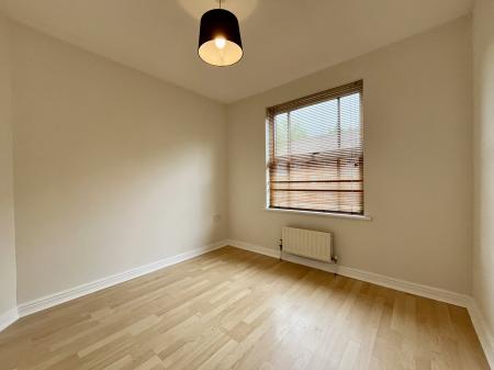 2 bedroom Flat for sale in Royal Court Drive, Bolton, BL1