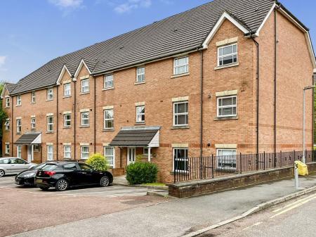 2 bedroom Flat for sale in Royal Court Drive, Bolton, BL1