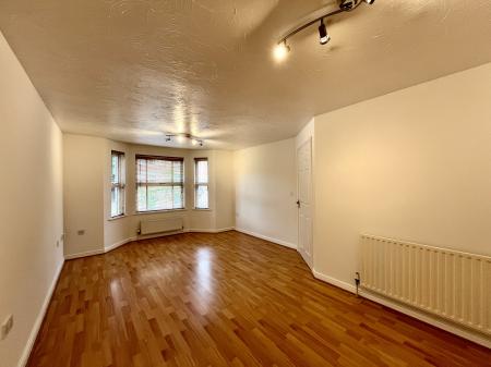 2 bedroom Flat for sale in Royal Court Drive, Bolton, BL1