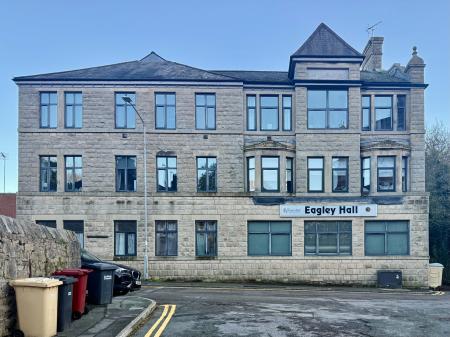 2 bedroom Flat for sale in Spencers Wood, Bromley Cross, Bolton, BL7