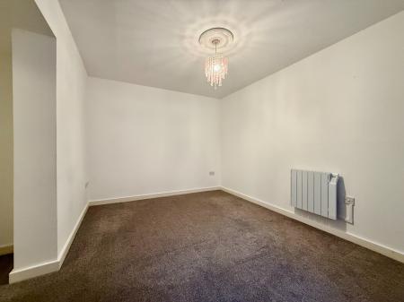 2 bedroom Flat for sale in Spencers Wood, Bromley Cross, Bolton, BL7