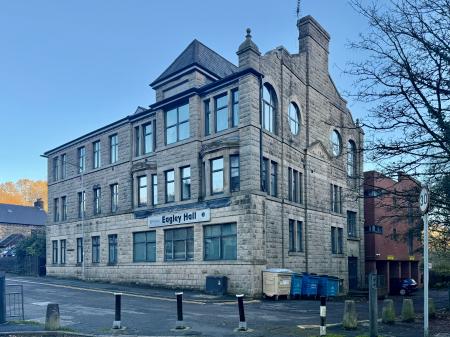 2 bedroom Flat for sale in Spencers Wood, Bromley Cross, Bolton, BL7