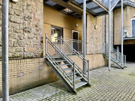 2 bedroom Flat for sale in Spencers Wood, Bromley Cross, Bolton, BL7