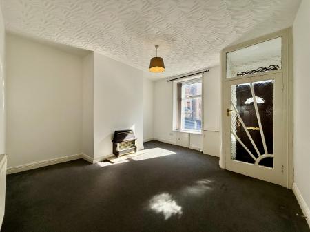 2 bedroom Terraced House to let in Preston Street, Darwen, BB3