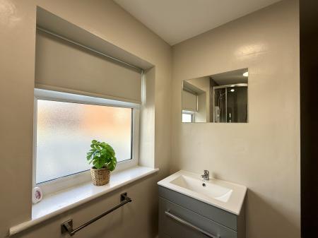 2 bedroom Flat to let in High Street, Little Lever, Bolton, BL3