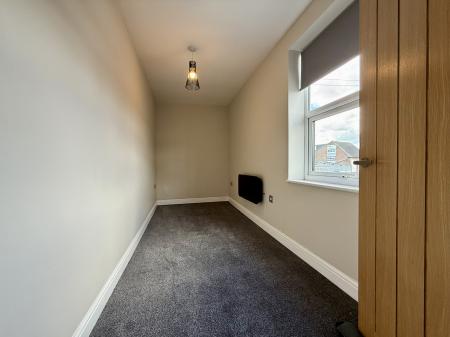 2 bedroom Flat to let in High Street, Little Lever, Bolton, BL3